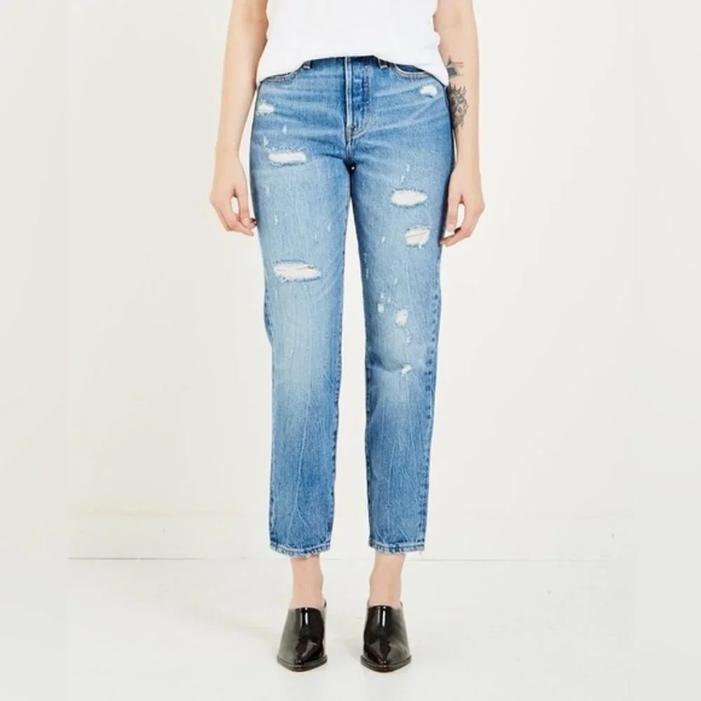 Levi’s Jeans Women's Size‎ 27 Wedgie Icon Fit High-Waist Distressed Tapered Leg